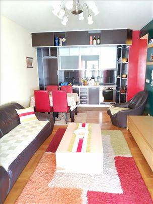 Izdajem apartman u Baru