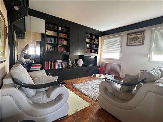 Izdaje se prijatan 1.0 stan 37m2 u bloku 70a