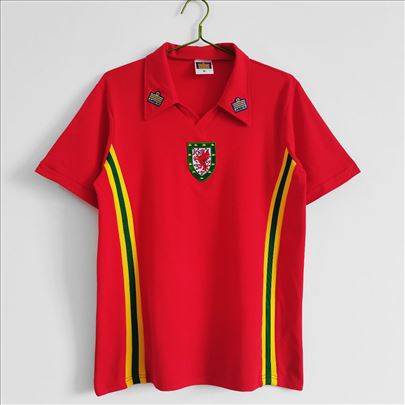 Vels (Wales) 1976/1979 domaći dres