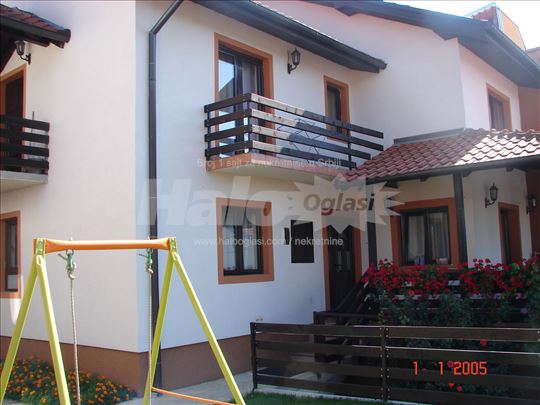 Izdajem stan u kući na Banjici, vlasnik
