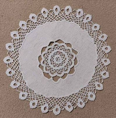 Vintage heklani milje na ručno tkanom lanenom