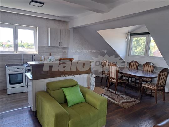 Izdajem sredjen stan 85m2