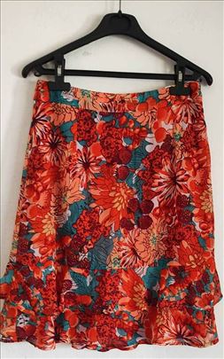 Outfit suknja sa volanima vel. M Zvonasta, na dnu 