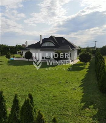 Izuzetna kuća na 28ari placa ID#129873