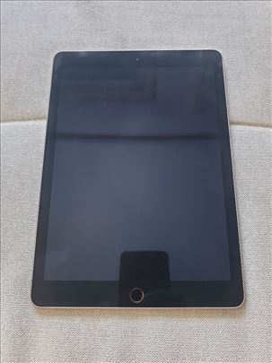 Ipad air 2 16gb crni