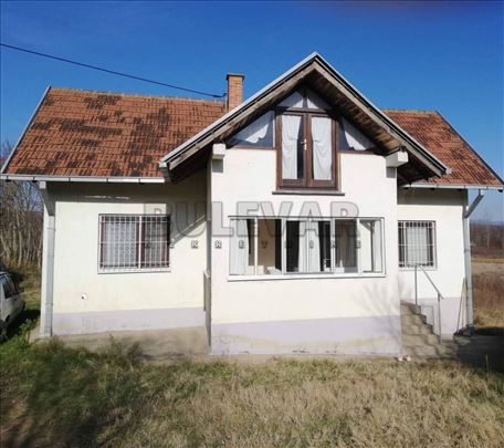 Prelepa kuća  90m2, Vrćenovica,  plac 23.37ari