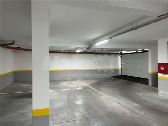 Izdajem parking mesto - gradska bolnica Zvezdara