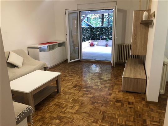B Kosa,84m2+26m2 terasa,namešten,rampa za invalide