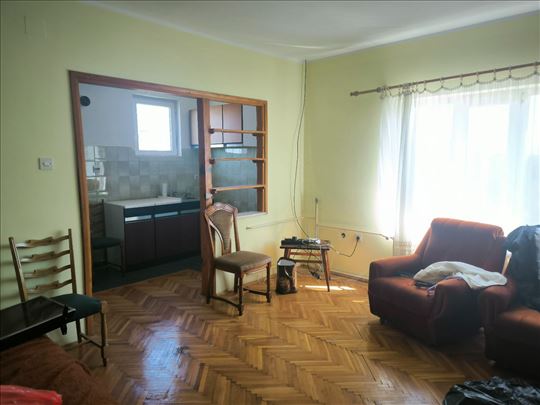 Krnjača, 75m2, 3.0, polunamešten