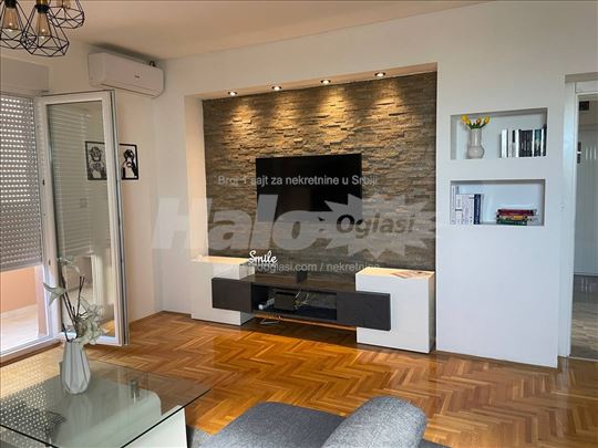 Stan od 58m2, namešten, širi centar