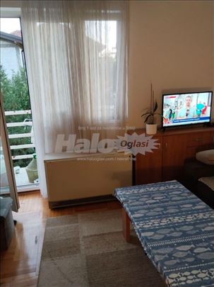 Izdajem 1.0 stan u Kumodrazu