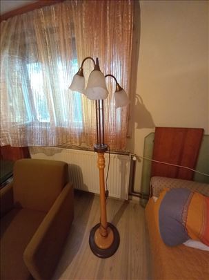 Predivna podna lampa visine 155 cm