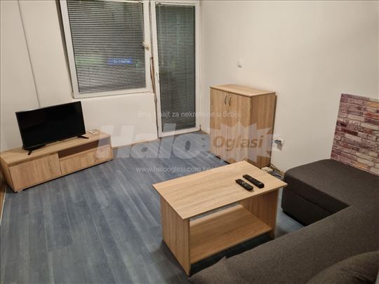 Borča-nov lep namesten stan, na stanici 95