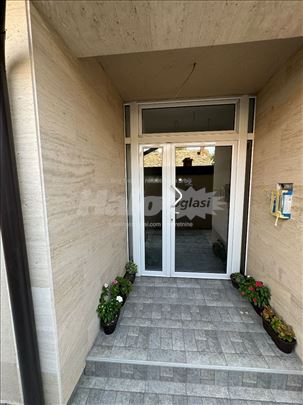 Novogradnja Cara Dušana,useljiv.