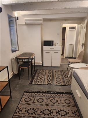 Izdajemo jednosoban stan u centru, Čubrina, 20m2