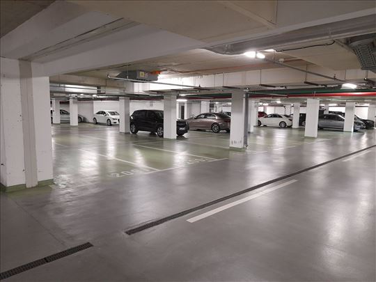 Wellport, garažno mesto 13m2