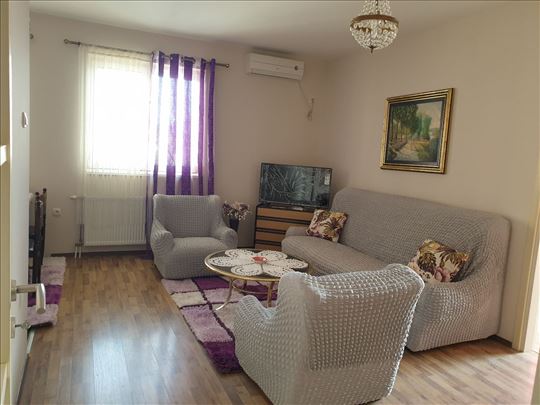Centar 2.0 namešten, useljiv 01.08