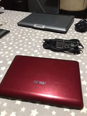 Asus laptop mini crveni