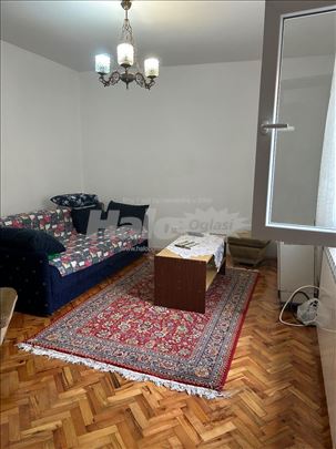 Izdajem stan u kući (zaseban ulaz)