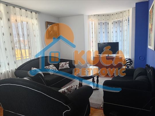 Izdaje se dvoiposoban stan na  Pantaleju, 68m2, na