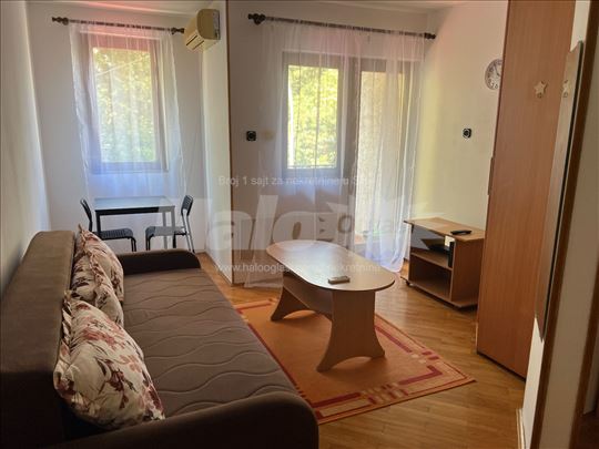 Izdaje se garsonjera , na Konjarniku, 25 m2