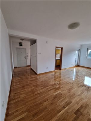 Šumice, kompletno renoviran stan, 58m2