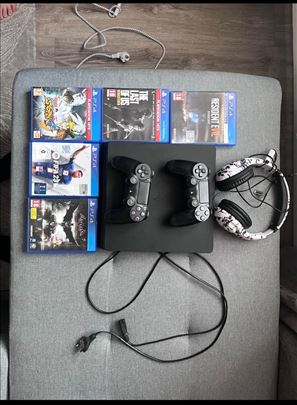 SonyPlaystation 4 + 5 igrica + sony 4 slusalice 