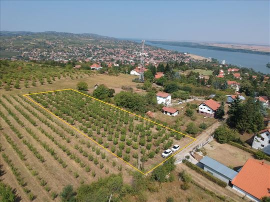 Građevinsko zemljište sa pogledom na Dunav