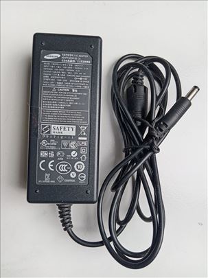 Adapter Samsung  izlaz DC 12V/1A