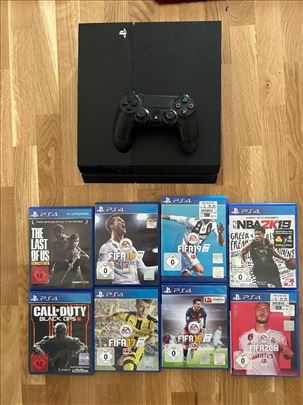 Sony Ps4 - 1TB + 8 IGRICA