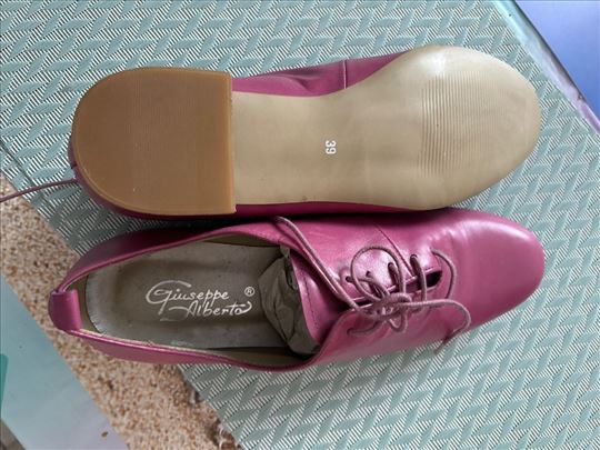 Roze cipele - nove