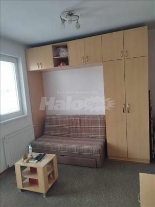 Odlicna garsonjera 27m2,  sa terasom.