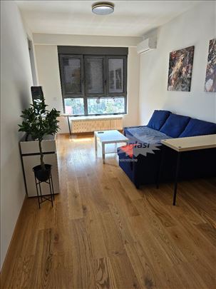 Apartman - namesten, Vozdove kapije sa garazom