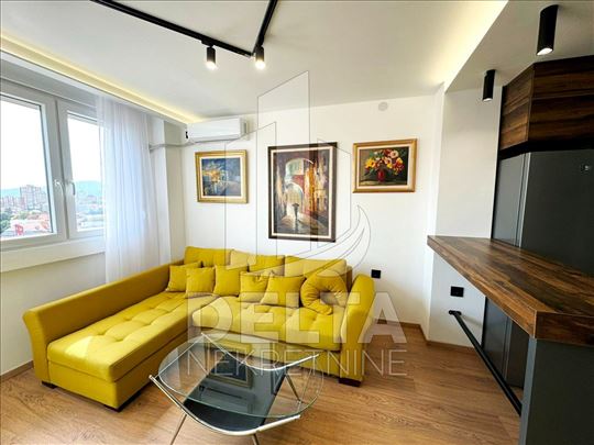 Moderan stan u strogom centru, blizu keja 