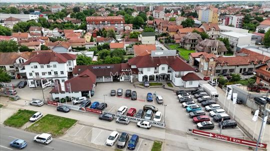 Lokal na odličnoj poziji na autoputu za Novi Sad I