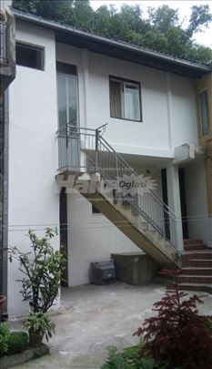 Izdajem garsonjeru ZEMUN