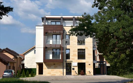 Uknjizena garsonjera 29 m² 