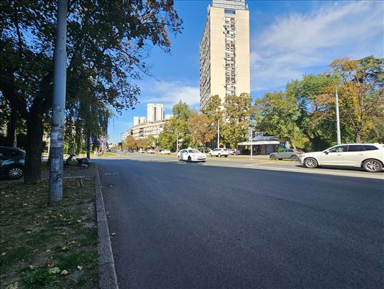 3.5, Zemun, Karađorđev trg, 70m2, parking mesto