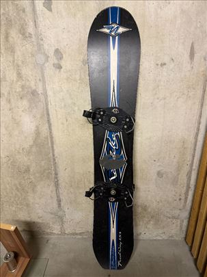 Snowboard br.26 Nidecker 153 cm sa vezovima, uvoz 