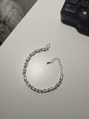 Srebrna narukvica 