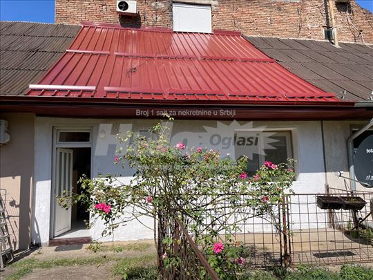 Stan u zajedničkom dvorištu 25m2 Donji Zemun