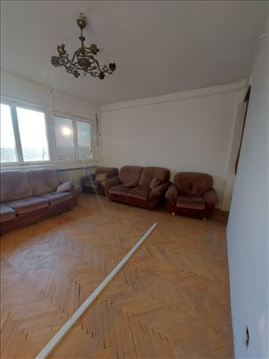 Dvosoban stan odlicne strukture u soliteru!