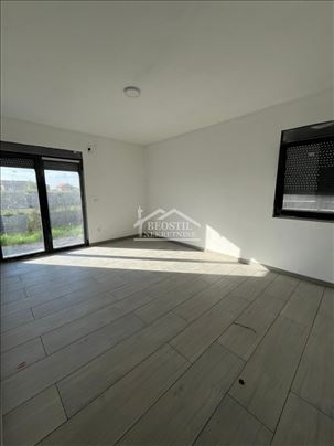 Surčin - Bečmen - 2.5 ID#22895