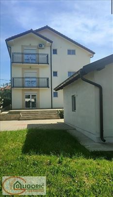 Lux kvalitet dve kuće Barajevo