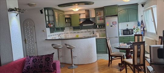 Arena, Blok 28, lux namešten 2.0 kao investicija!!