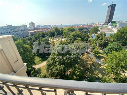 Stan sa pogledom na park Manjež