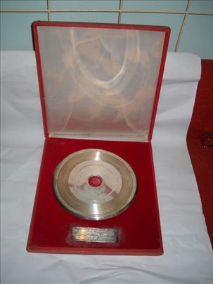 Srebrna ploča Diskosa, triu paloma unikat