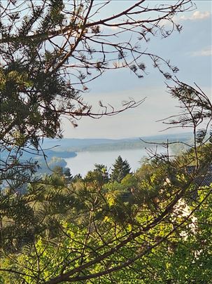 Vikendica sa pogledom na Dunav