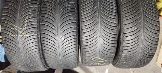 Michelin Alpina 5 pilot zimske 235-45 r18