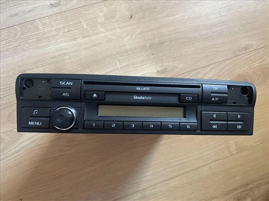 Radio, plastike za klimu i blenda Skoda Octavia A5
